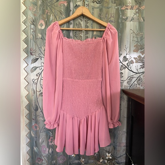 cute dress from a boutique - Picture 3 of 3